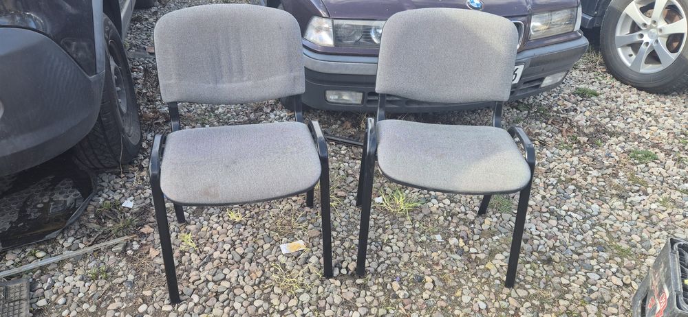 Krzesla dwie sztuki.