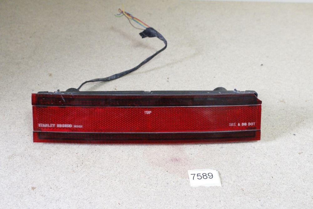 7589 Odblask obrysówka kufra lampa środek  Honda Goldwing Gl1500