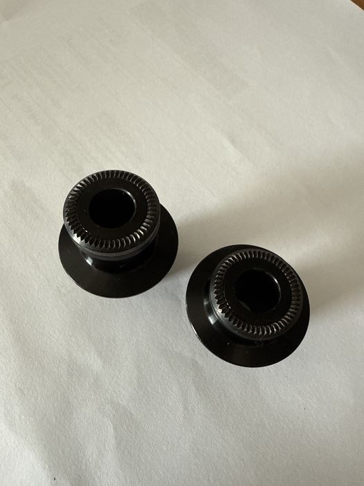 Adapter piasty przedniej DT Swiss 350 370 Thru Bolt 9mm 9x100 NOWE