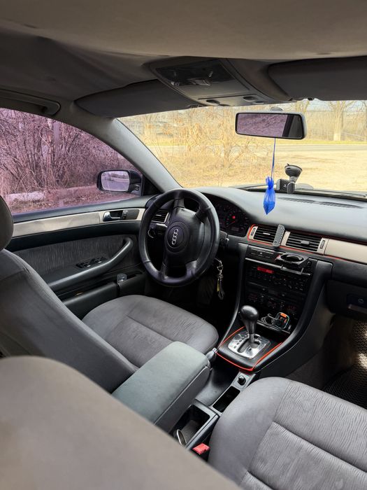 Автомобіль Ауди А6 С5