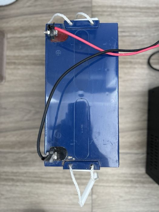 Продам акумулятор і ДБЖ