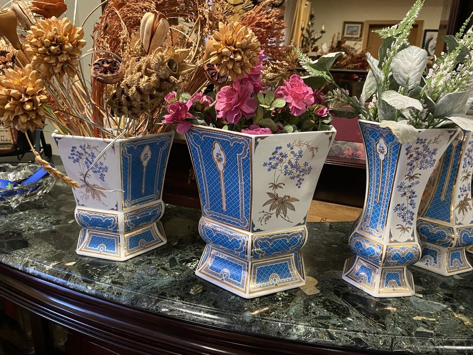 Cinco peças azuis em porcelana! Cada uma a 25 euros!