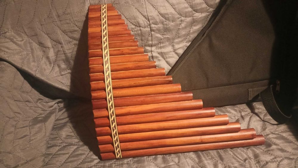 Fletnia pana-profesjonalny instrument.