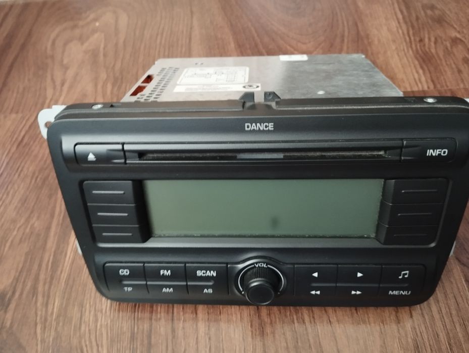 Sprzedam używane, sprawne radio samochodowe Dance