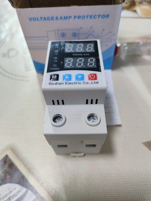 Реле  напруги / автоматичний автовимикач