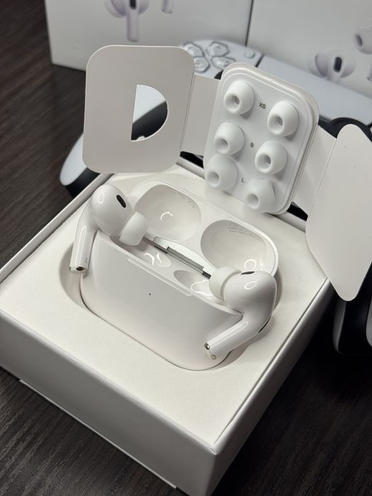 Apple AirPods Pro 2 Gen - навушники з шумозаглушенням та режимом просторового аудіо