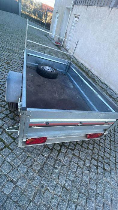 Reboque Sentar Uni205