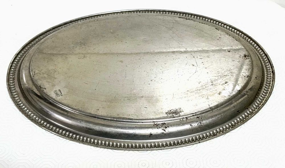 Bandeja  antiga ovalizada metal não precioso prateado com inscrições