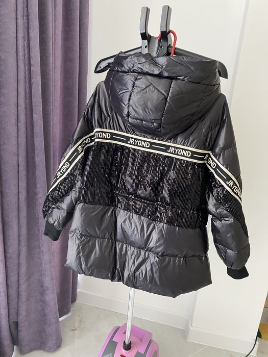 Зимовий пуховик