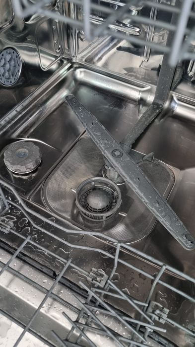 Máquina de Lavar Louça Whirlpool ADP 400 WH - Impecável