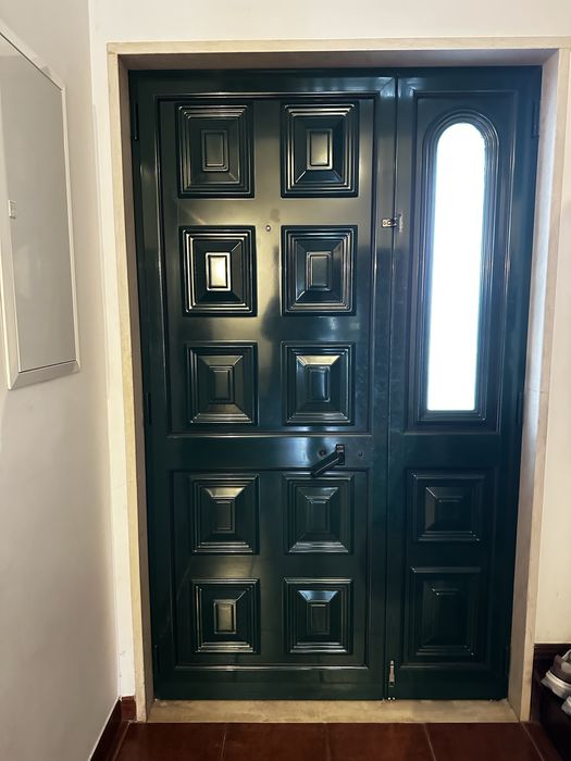 Porta de entrada vivenda.
