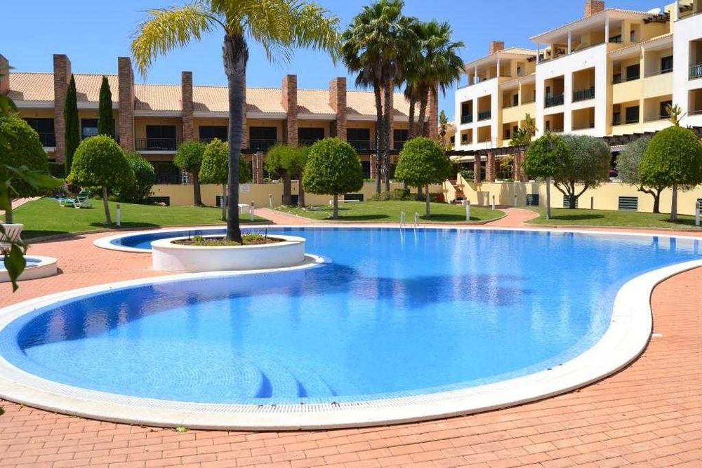 Vilamoura - Apartamento com churrasqueira na varanda com vista piscina