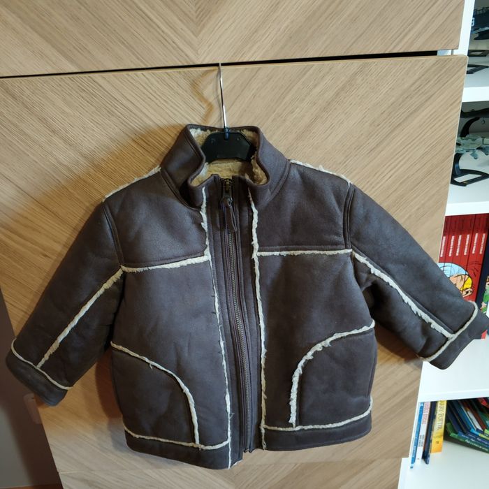 2 casacos e gorro criança 2-3 anos (vendidos em separado)