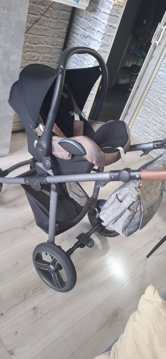 Sprzedam gondolke wraz z nosidełkiem samochodowym