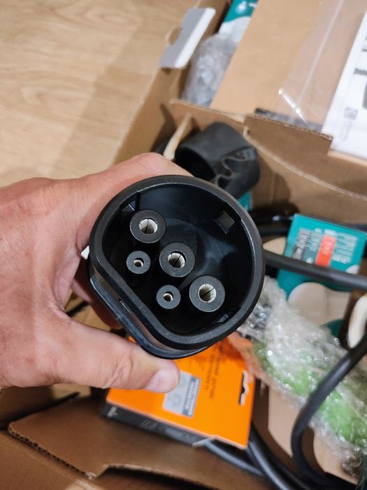 Зарядна станція для авто домашня.