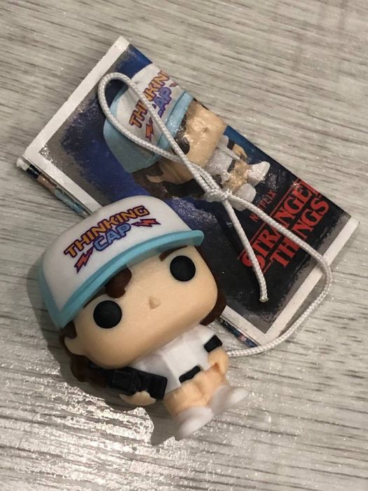 Обміняю ДАСТІНА на будь-яку фігурку з stranger things – kinder joy