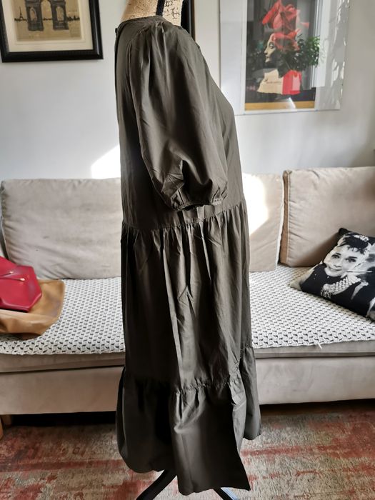 Świetna sukienka w falbany H&M