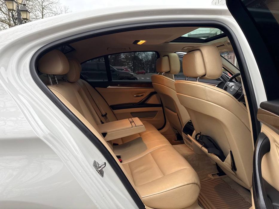 BMW 535i F10 2012г. 306 л.с. |Камера | Ассистенты | Люк | Жирная компл