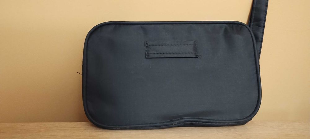 Granatowa kosmetyczka Travel Log
