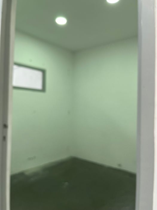 Armazém 300 m2 Espinho, Junto A1, A41 e A29.