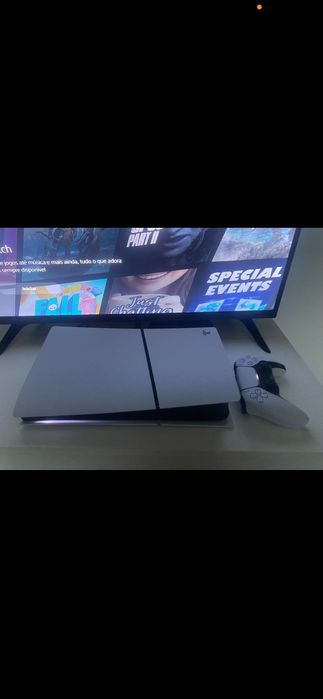 Ps5, 6 meses tem a ps5 basicamente nova, aceito dinheiro em mão, menos de 300 € não negociável