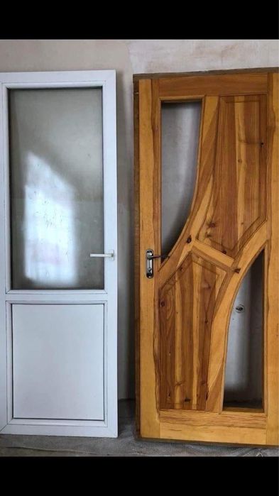Продам двері деревяні та балконі