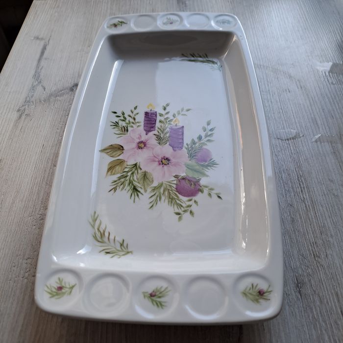 Tacka porcelanowa prastokatna.