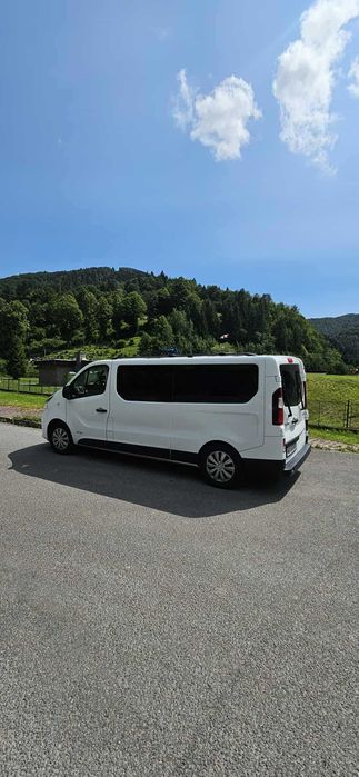 Wynajem busów 9 osobowych