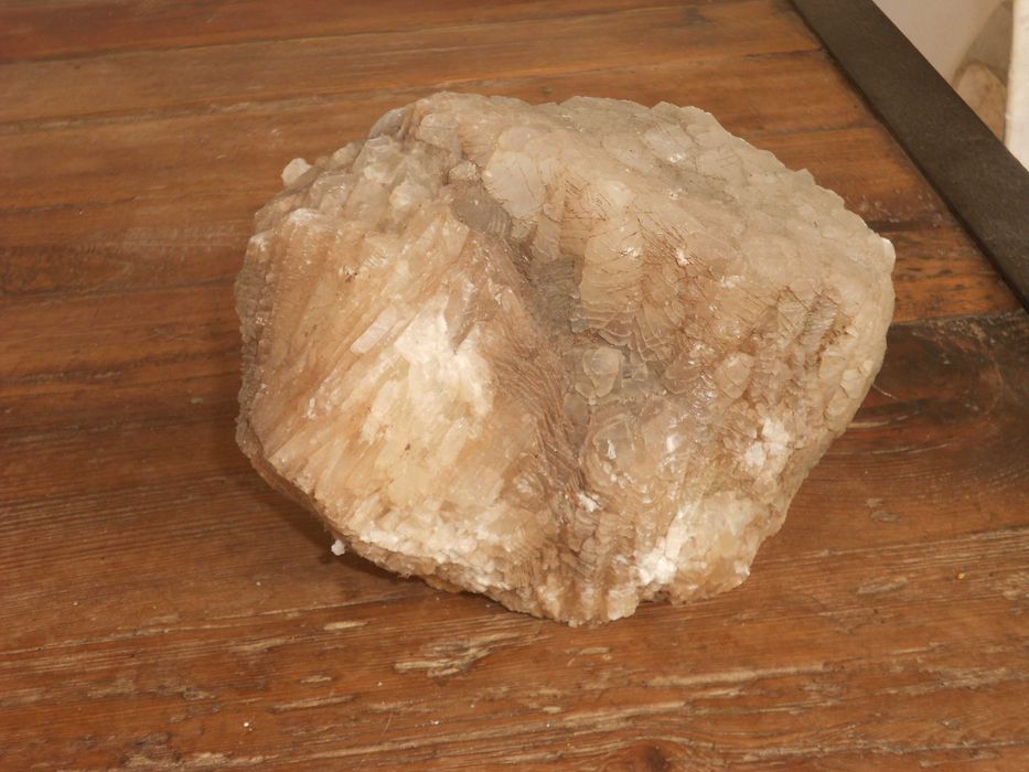 Rochas cristais minerais calcite naturais diversas cores e tamanhos