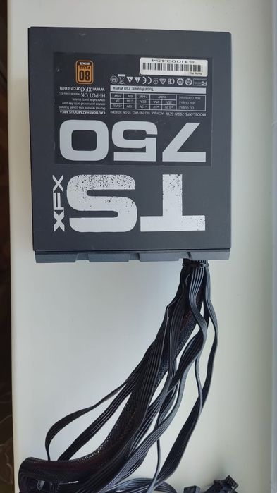 Блок питания XFX TS750WT