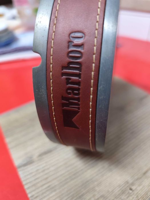 Cinzeiro grande em metal Marlboro