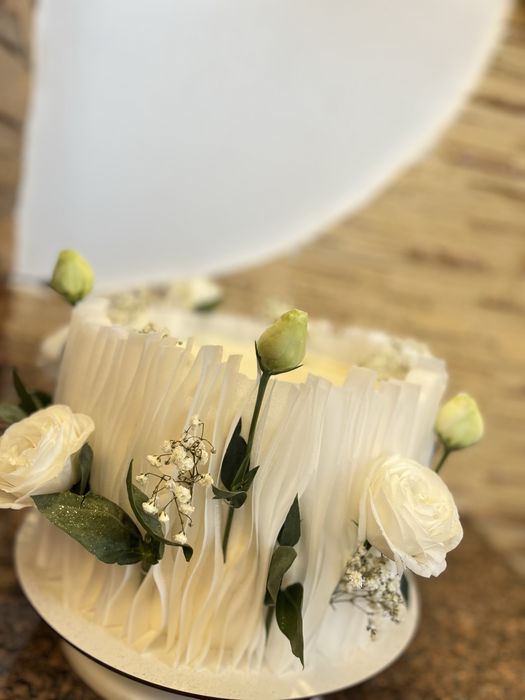 Торти та десерти на замовлення