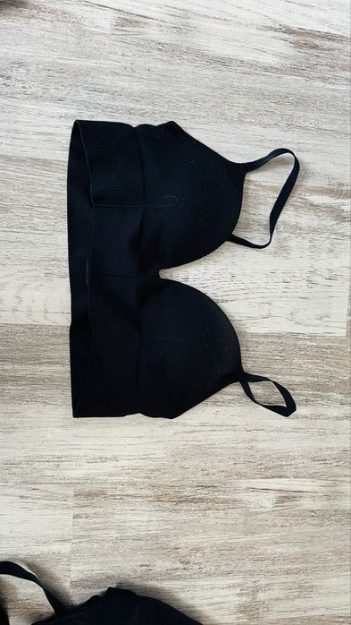 Biustonosz sportowy 85B h&m 2 sztukio