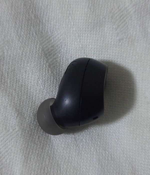 Jbl free X правый