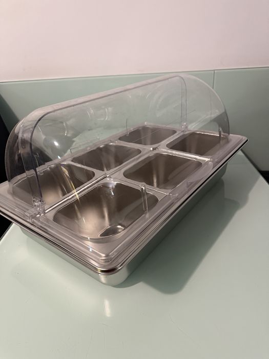 Vitrine de exposicao de alimentos