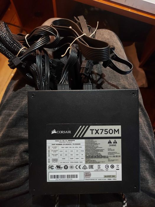 Zasilacz Corsair TX750M (RPS0070) – 750W 80+ Gold
