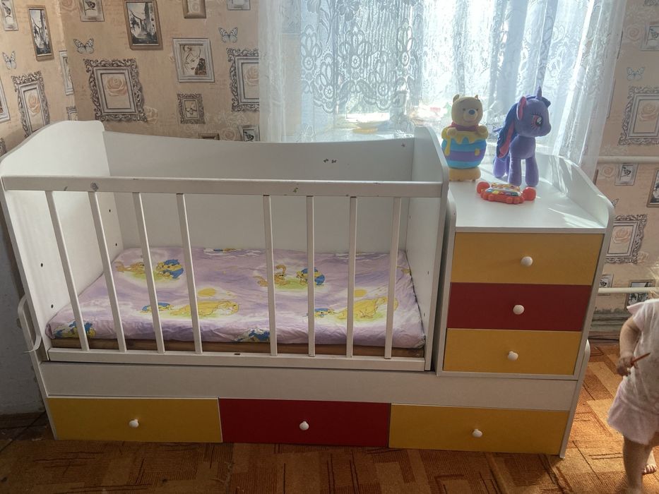 Продам детскую кроватку
