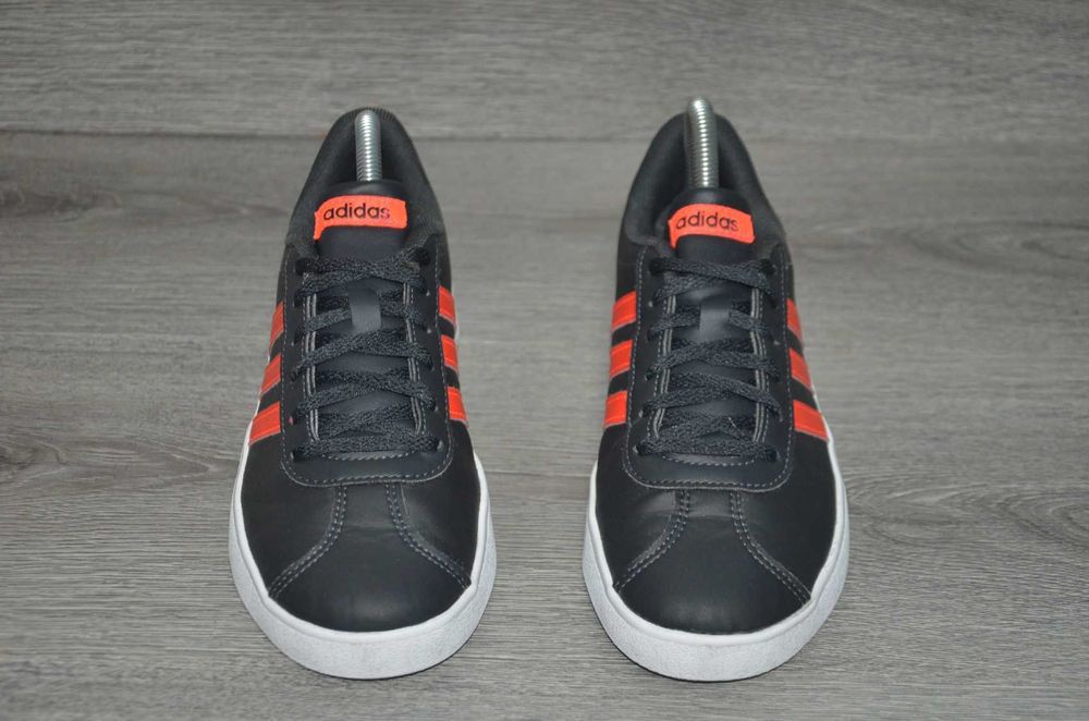 Продам кросівки  Фирма ADIDAS .