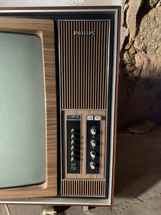 Televisão antiga da Philips
