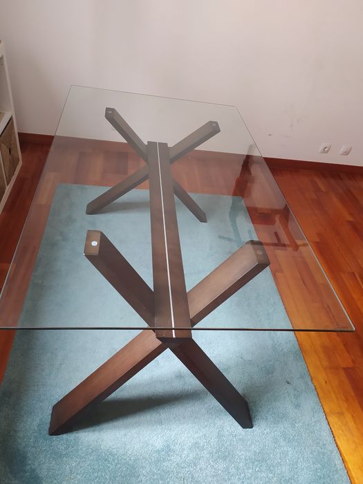 Mesa de jantar de vidro