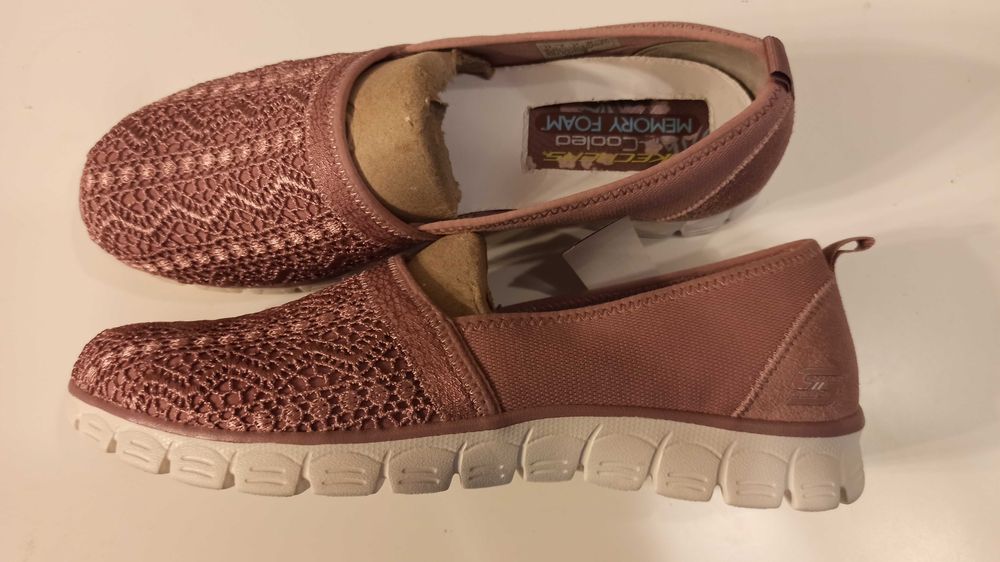 Różowe skechers szeroka stopa nowe 41 do 42