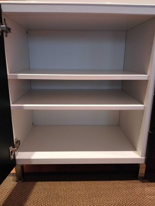 Aparador IKEA BESTA branco e preto brilhante SELSVIKEN