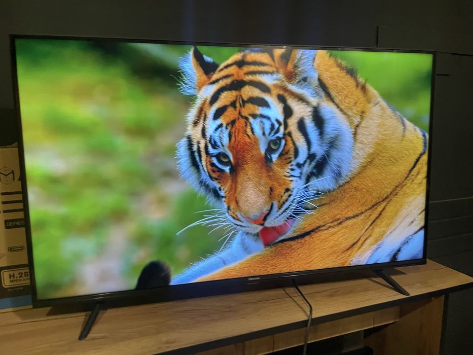 Телевізор Hisense 43 Smart tv 4К + кріплення