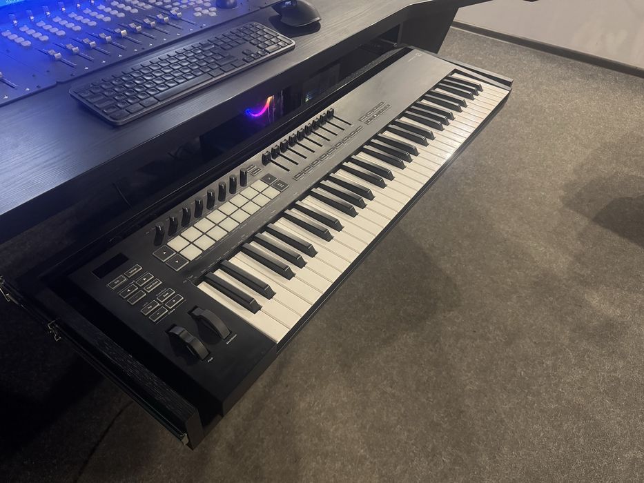 Міді клавіатура Novation Launchkey 61  mk3