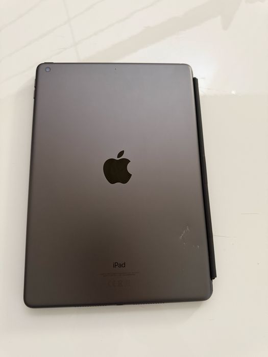 iPad 9.ª Geração 64GB Wi-Fi + Smart Keyboard Original + Capa | Excelente Estado