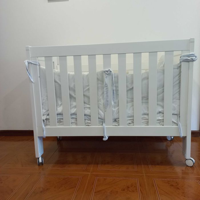 Vende-se berço de boa qualidade com o Kit Cosleep
