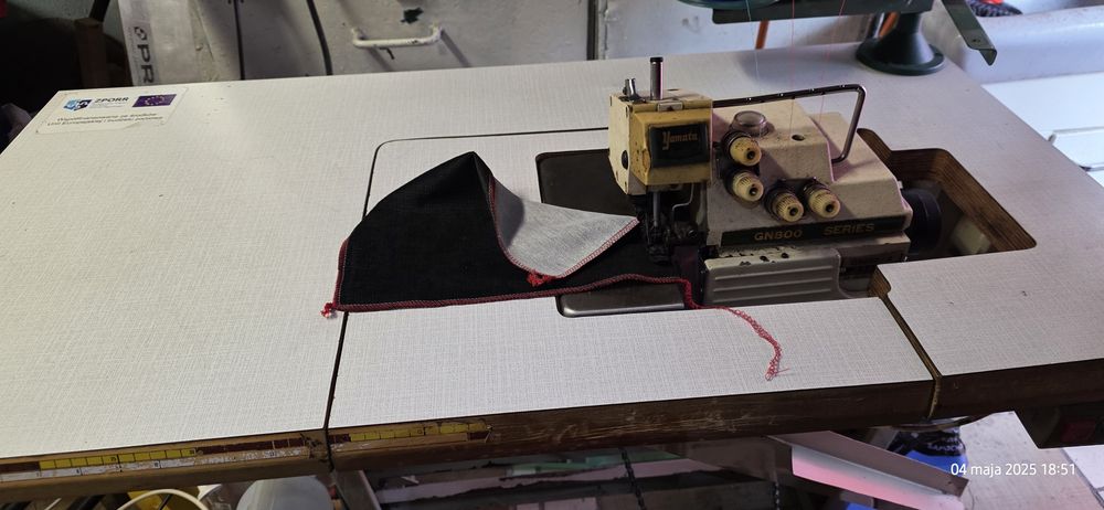 Maszyna do szycia owerlok