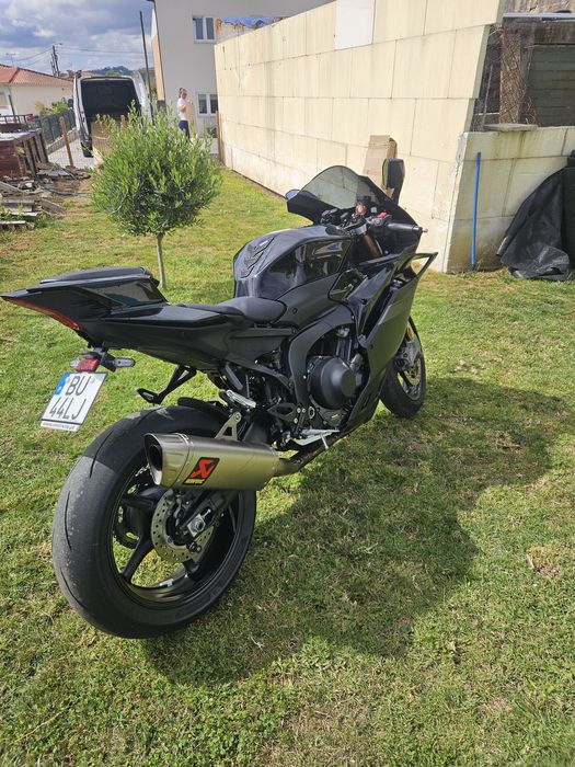 Yamaha R9 Akrapovic