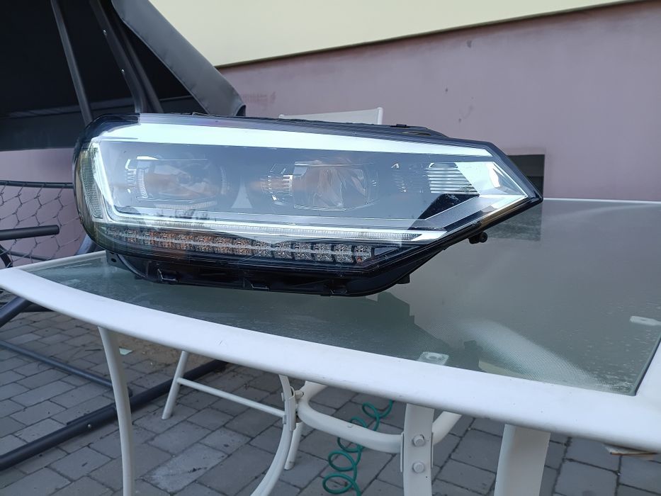 Lampa przednia prawa VW Touran full led
