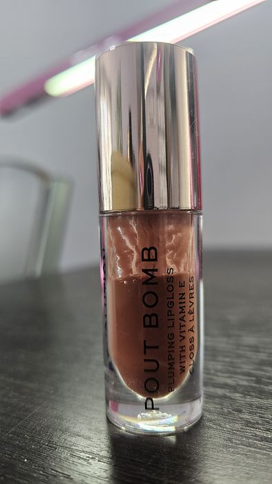 Revolution - Pout Bomb, Plumpking Lipgloss, Cookie. Błyszczyk do ust